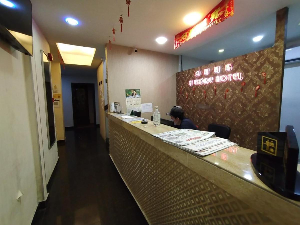 Super Oyo 90668 Joy Inn ميري المظهر الخارجي الصورة